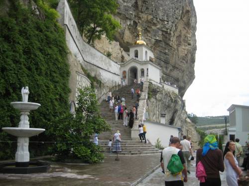 Свято-Успенский пещерный мужской монастырь