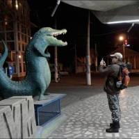 Алуштинский аквариум охраняет крокодил